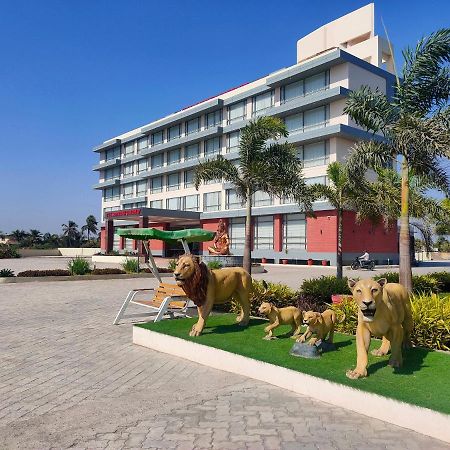 Vits The Somnath Gateway Hotel Екстериор снимка