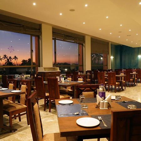 Vits The Somnath Gateway Hotel Екстериор снимка
