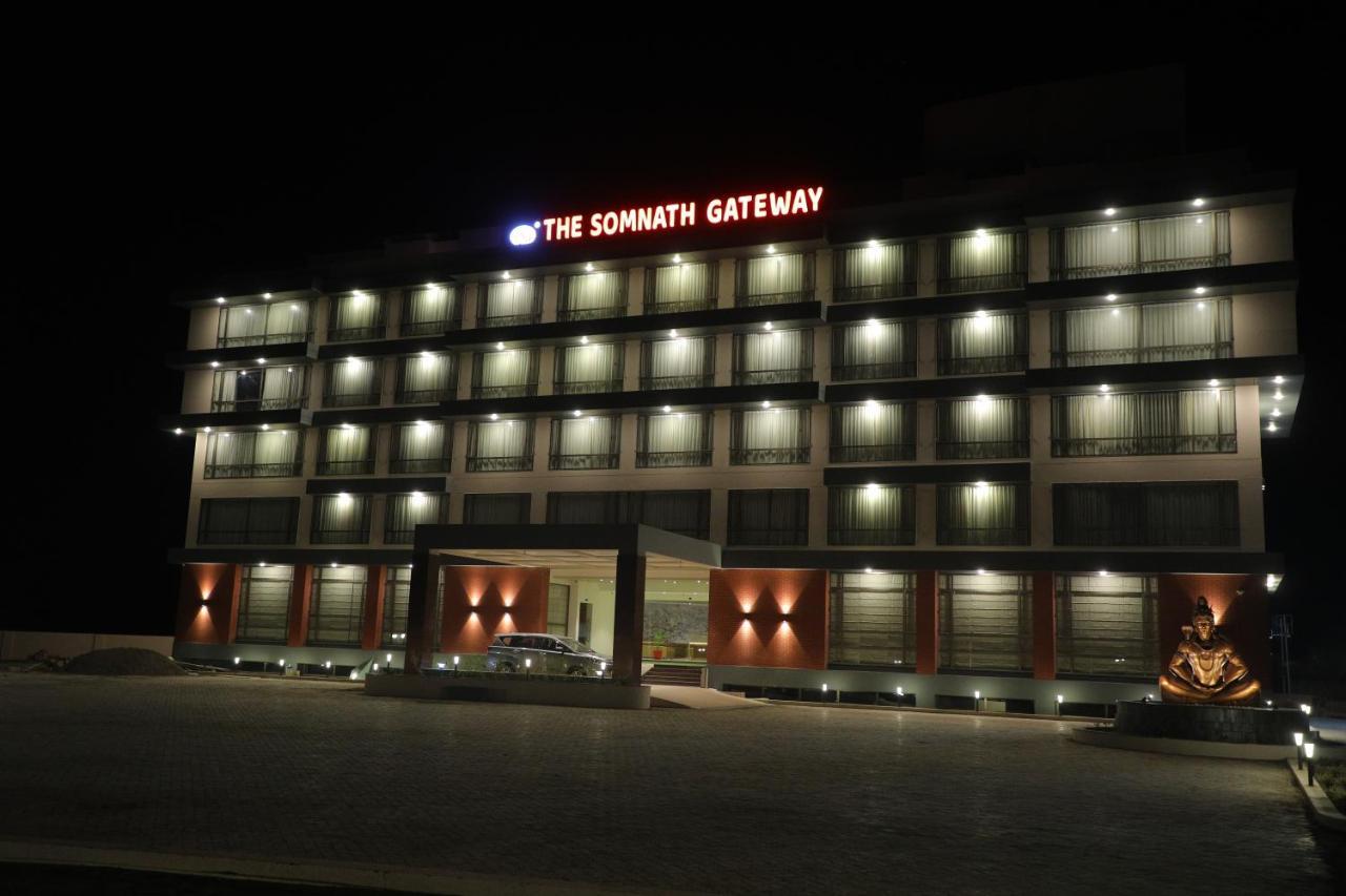Vits The Somnath Gateway Hotel Екстериор снимка