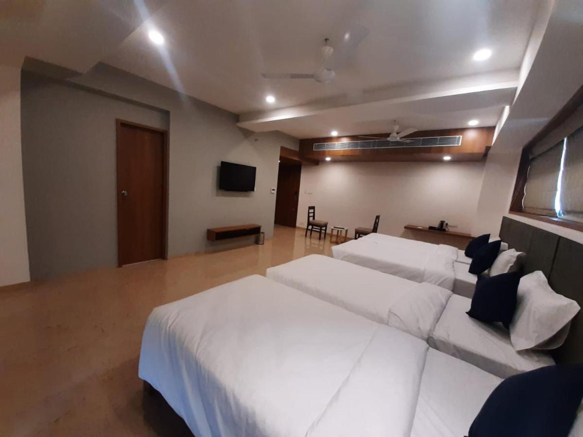 Vits The Somnath Gateway Hotel Екстериор снимка