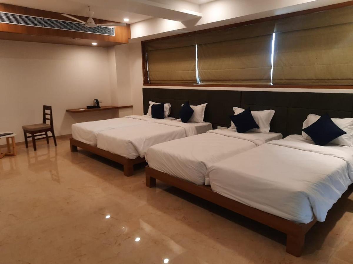 Vits The Somnath Gateway Hotel Екстериор снимка