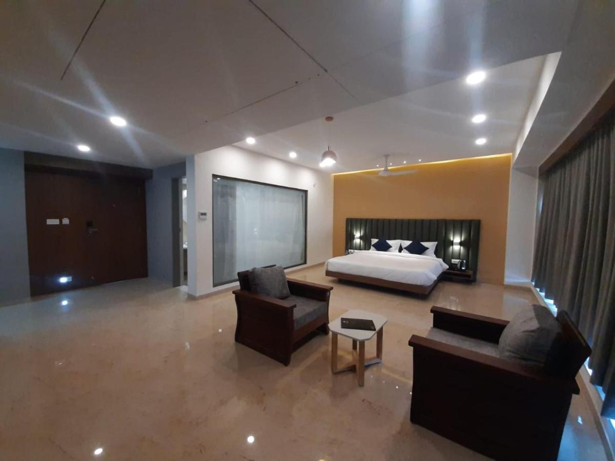 Vits The Somnath Gateway Hotel Екстериор снимка