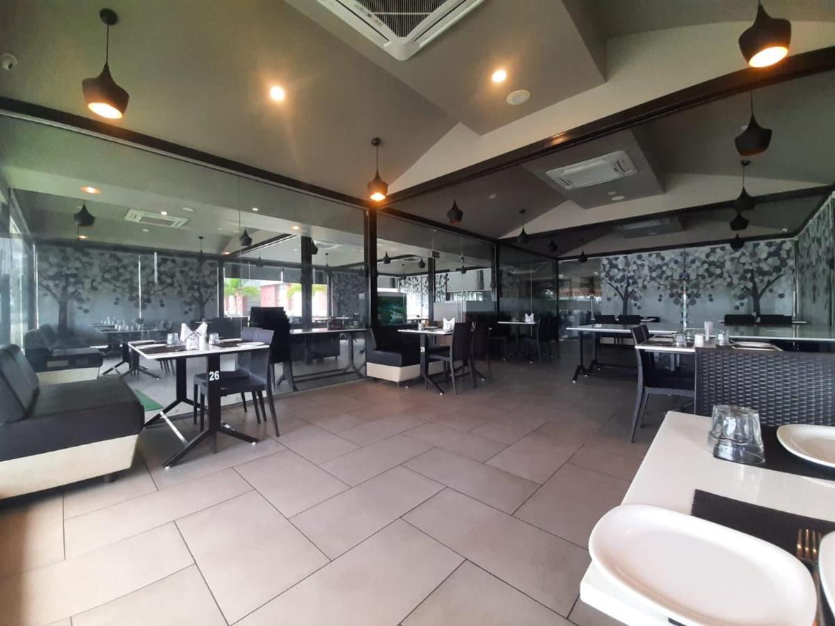 Vits The Somnath Gateway Hotel Екстериор снимка