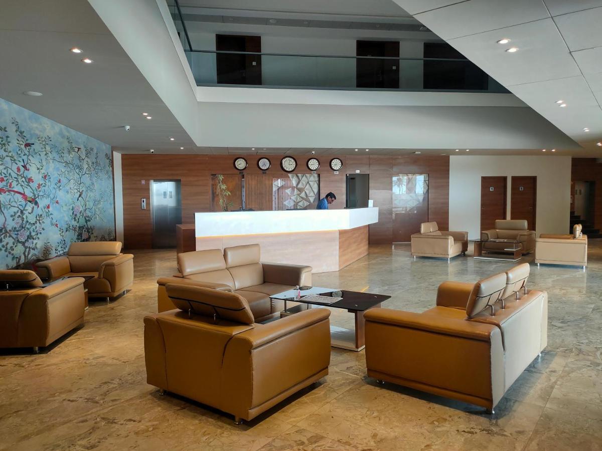 Vits The Somnath Gateway Hotel Екстериор снимка
