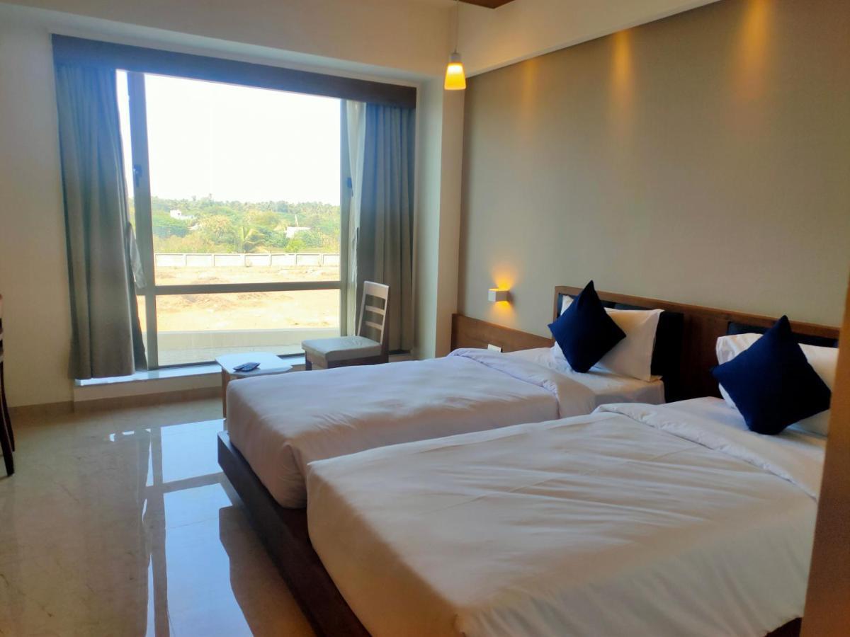 Vits The Somnath Gateway Hotel Екстериор снимка