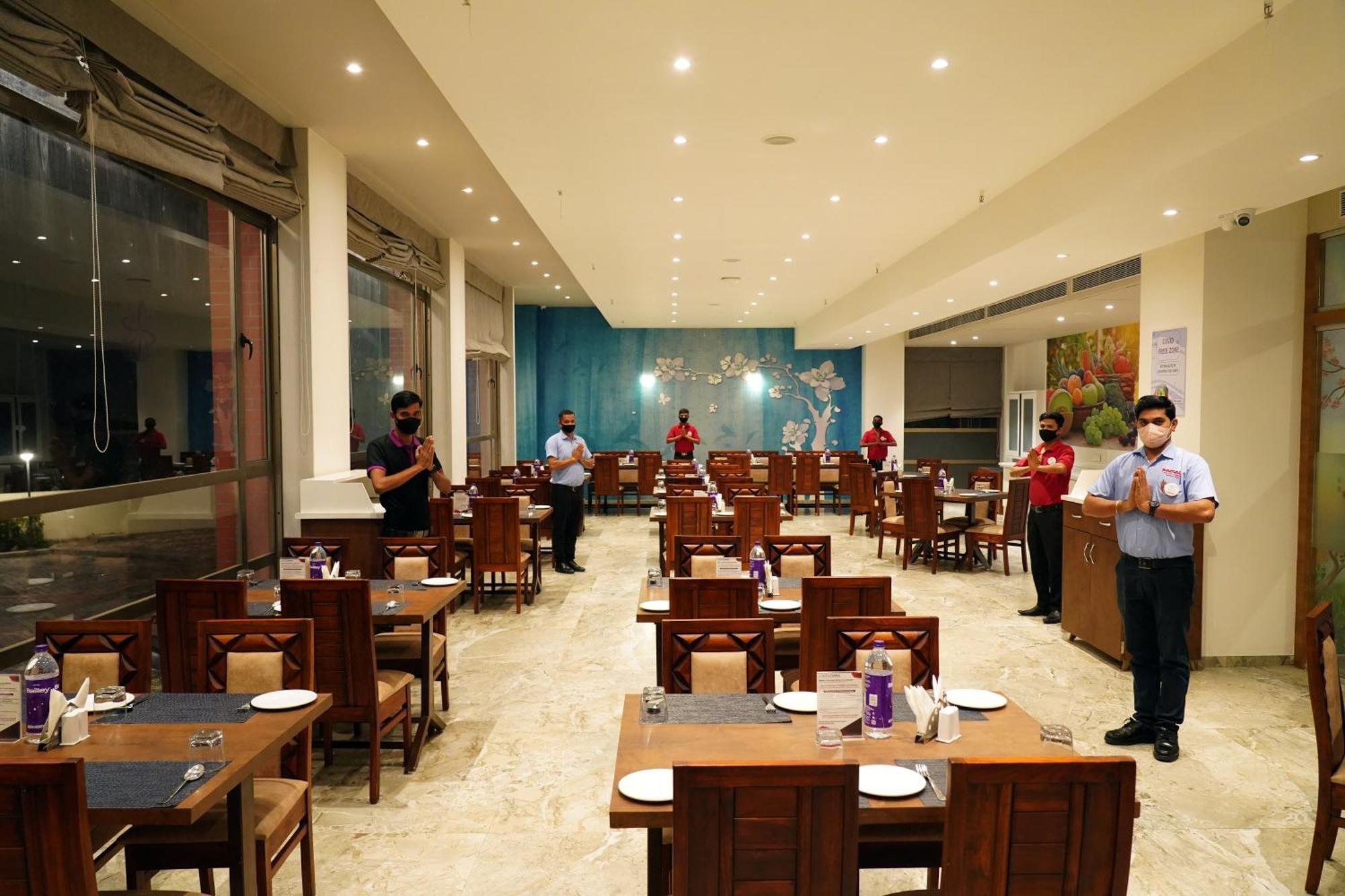Vits The Somnath Gateway Hotel Екстериор снимка